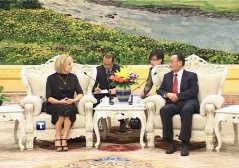 National Assembly Speaker Talks to Wu Bangguo